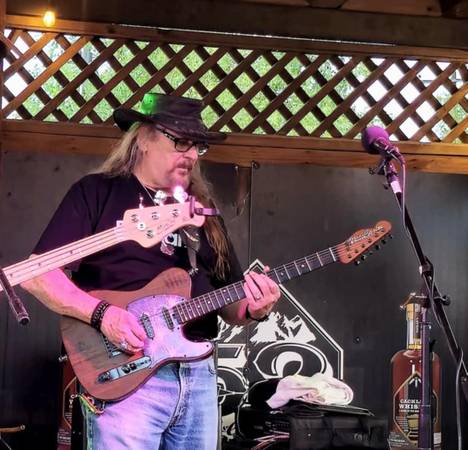 Guitar player looking (Aurora,Co)63921242870786121