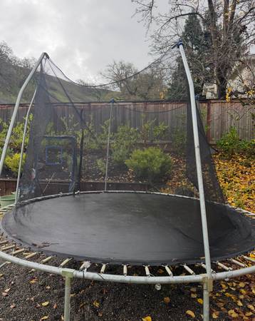 Free Trampoline 1