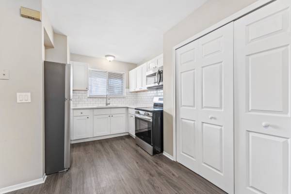 $945 / 1br - Wayne- Beautiful 1 Bedroom 1 Bath Unit Available Now! (Wayne)63926725165698122