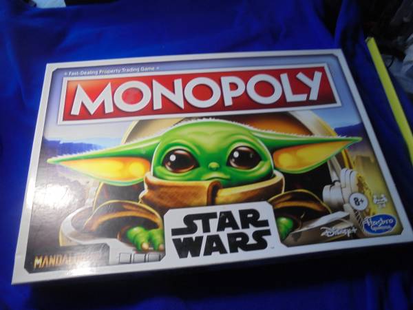 STAR WARS The Mandalorian MONOPOLY Game!! Sealed & Mint! $45.00 Shippe 1