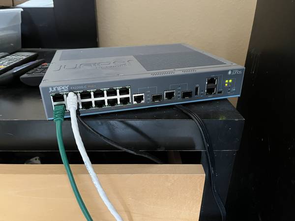 Juniper EX2200-C-12P-2G, POE+ 1