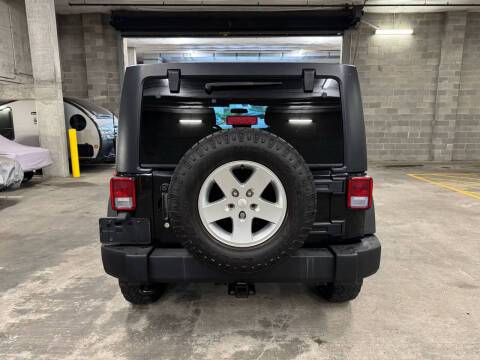 2011 JEEP WRANGLER 4 PUERTAS TECHO RÍGIDO 4X4 - $11,840 (SEATTLE)63470762224001121