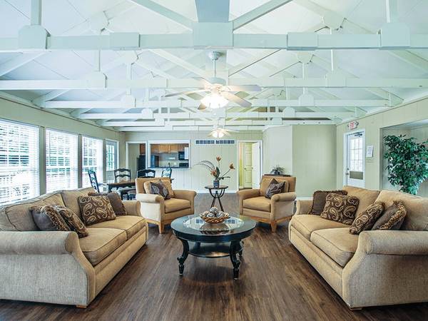 $1,131 / 2br - 780ft2 - Cable Ready, Off Street Parking, Large Closets (1054 Green Mountain Ct, Fenton, MO)63924426886914122