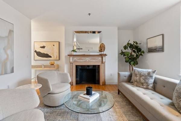 $2,400 / 1br - 746ft2 - Boutique Condo 1Br/1Bth/Den At Barnes Mansion (Boston)63655220282753122
