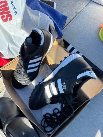 Adidas Soccer Cleats 9 1/5 1