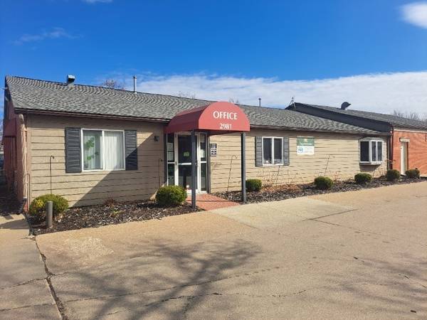$775 / 1br - 650ft2 - Right Around the Corner, Near Everywhere You Want to Be! (2981 6th Street Southwest, Cedar Rapids, IA)63815109317505121
