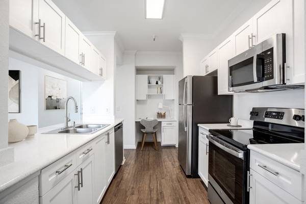 $2.299 / 2 habs. - 1060 pies² - 2 baños/2 habs., reformado con suelos laminados, patios o terrazas cubiertos63228525985155124