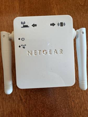 NETGEAR Universal WiFi Range Extender 1