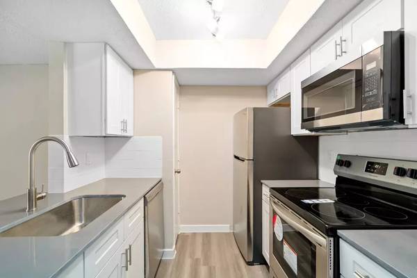$1,235 / 2br - 1000ft2 - Amazing 2 bed / 2 bath close to college campus! Check us out! (Fort Worth)63796327771523123