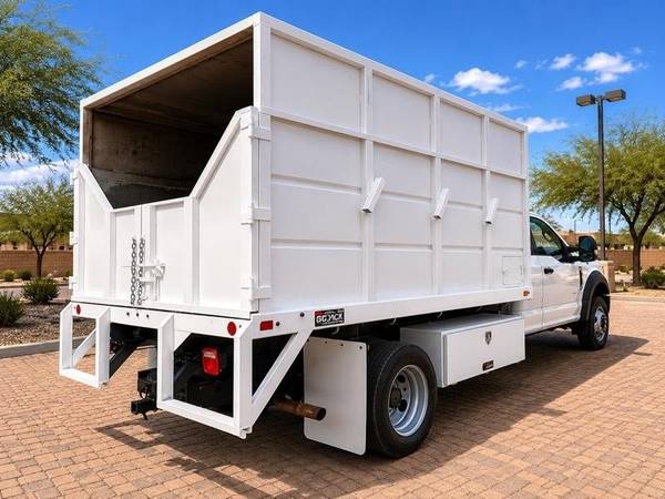 2022 Ford F-550 Crew Cab - Photo 3