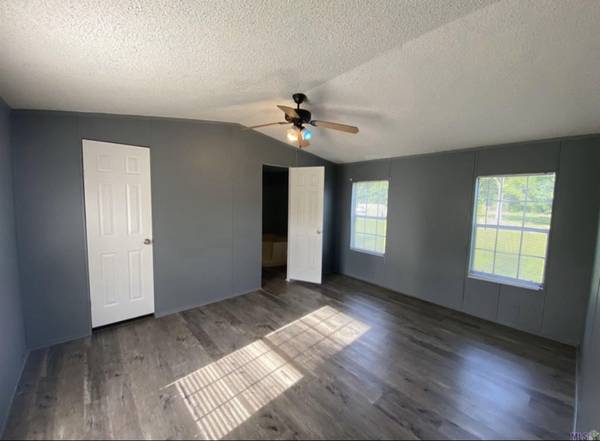 $1350.00 / 3br - 1280ft2 - Cozy single unit in Denham Springs | 26770 Kelli Dr | $1350/mo63902940797954122