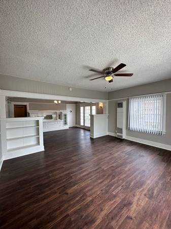 $1,100 $1,100 Un Estudio Grande / Apartamento Individual (Tarzana)63869889910531121