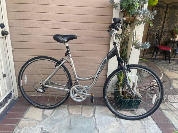 TREK 7200 Hybrird 1