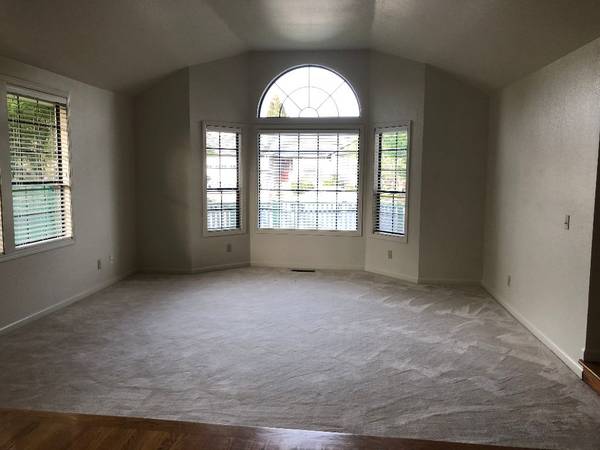 $3,650 / 3br - 1900ft2 - House for Rent (healdsburg / windsor)63868037929345122