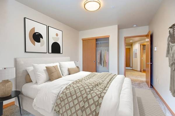 $3,250 / 2br - 1151ft2 - Parking, in Seattle WA, 2BD 2BA (8623 Palatine Avenue North, Seattle, WA)63866942071299123
