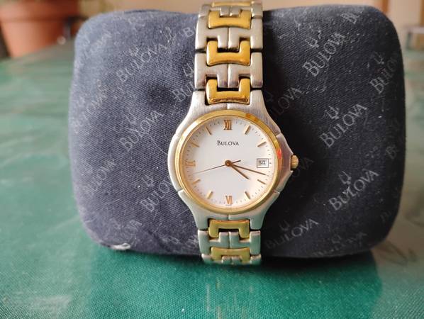 Mens Bulova Quartz Stainless Steel back water resistant watch 1