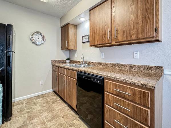 $1,305 / 2br - 920ft2 - 🍂 🍁 Ahora alquilando para 𝐍𝐎𝐕𝐈𝐄𝐌𝐁𝐑𝐄 🍁🍂 (NE Cedar Rapids)63942847564675122