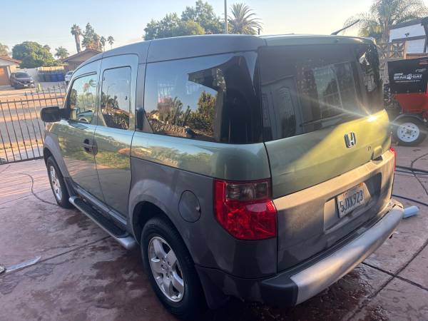 Honda Element - $4,500 (North c)63470049876227123