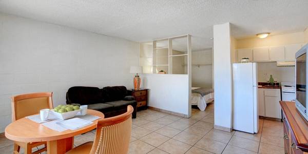 Easy freeway access. Unfurnished apartments 1
