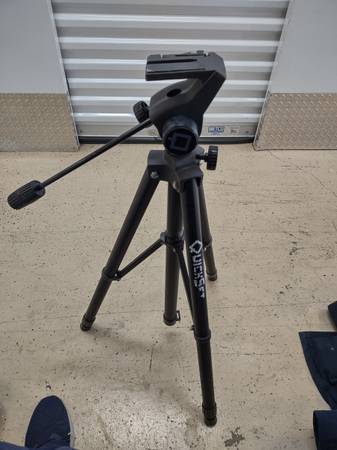 Professional Tripod-Quickset Brand - $50 (Raleigh)63442068959107122