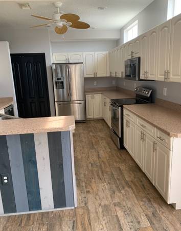 $950,000 / 6br - 2736ft2 - Beautiful 6 Bedroom 3 1/2 bath Home W/pool (Port Richey)63816653685761123