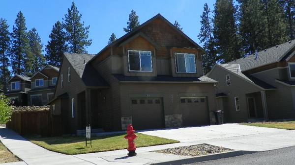 $2,050 / 2br - 1236ft2 - Camina al Old Mill, Townhouse en SW Bend, Calefacción/Gas y Aire Acondicionado63839290164097120