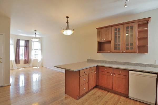 $3,299 / 2br - 732ft2 - 127 Dore St- Amplio 2BD en SoMa a pocas cuadras del centro de SF! (SOMA / south beach)64049801357825121