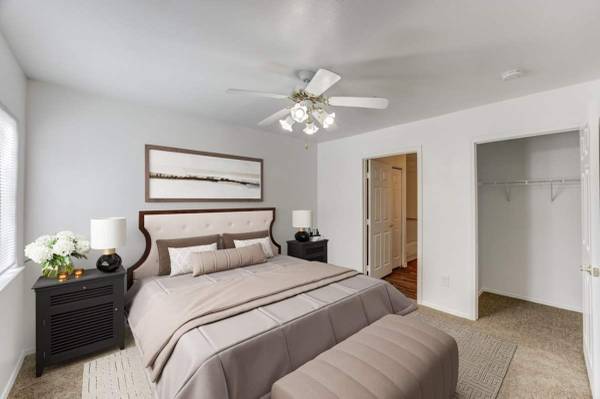 $1,195 / 2br - 848ft2 - Covered Parking, High Speed Internet, Laundry Facilities (2655 W Lake Mead Blvd, North Las Vegas, NV)63859499752193123