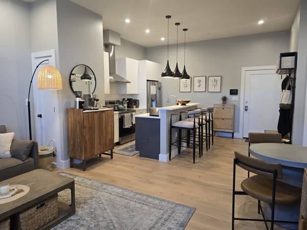 $3,600 / 2br - 10/1!Modern BLDG 2BD!Sullivan/Assembly SQ!2 Garage Parking!Pets NEG! (Sullivan Sq/Assembly Square)63856338460803121