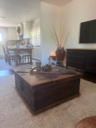 Coffee table - trunk style 1