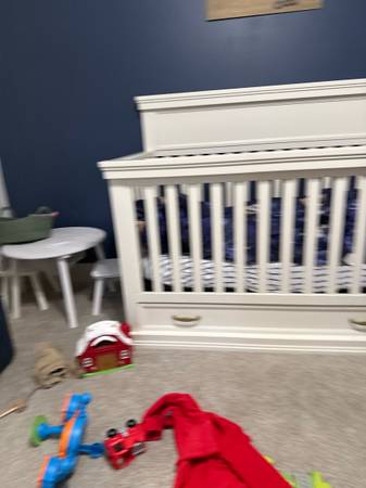 Free Crib - Very Good Condition 1