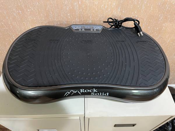Rock Solid Whole Body Vibration Fitness Machine in Excellent Condition 1