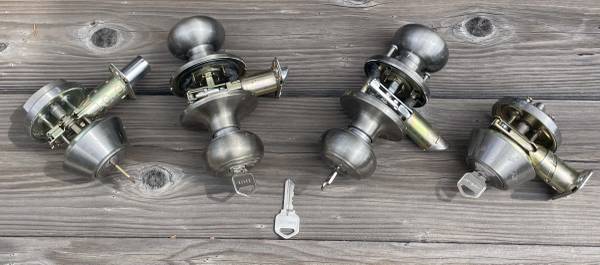 Defiant Deadbolt with Cylindrical Locks, Door Knobs key 1