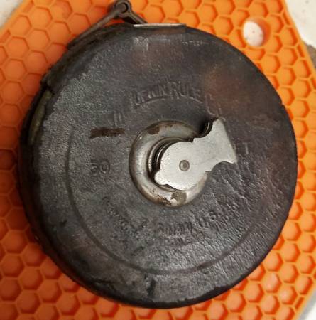 * * * Nice Stuff Vintage Measuring Tape Brass Crystal Chess Set * * * 1