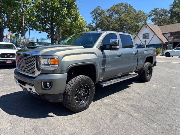 2017 GMC Sierra 2500HD Denali Crew Cab*4x4*Paquete de remolque*Cámara trasera* - $41,999 (Supreme Auto Llame al 916-695-3086 fair oaks)63470760378755121