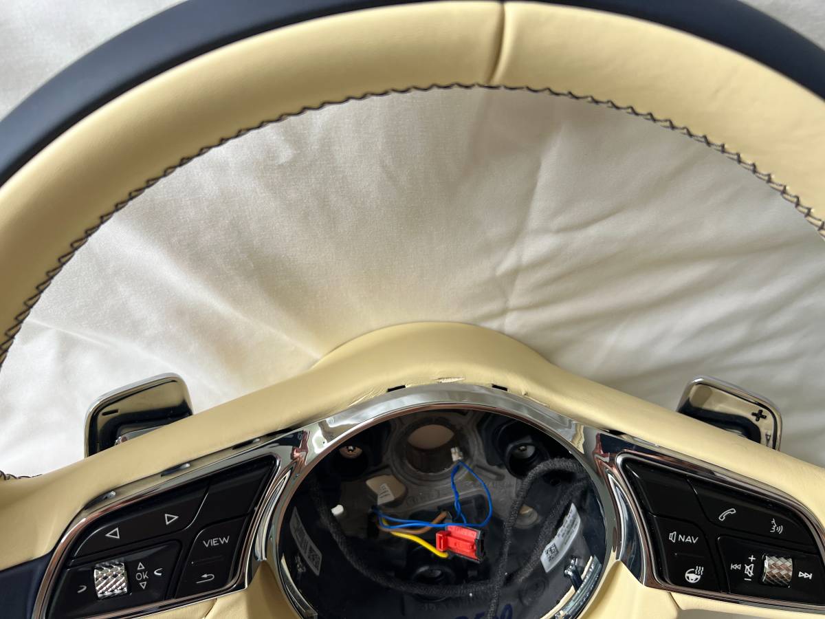 Bentley Bentayga 2017 Steering wheel