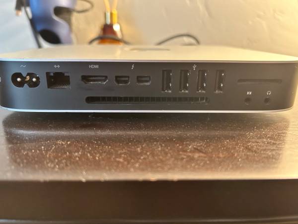 Apple Mac mini (Late 2014) 1