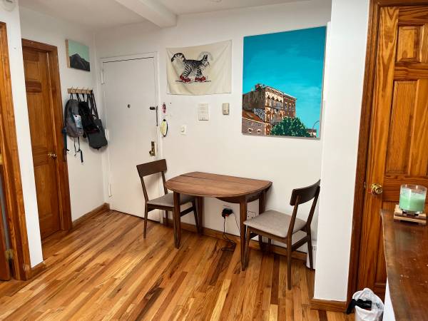 $1,275 Beautiful room in a 2Br 1Ba w/ balcony! Nov 1st - Feb 1st (Williamsburg, Brooklyn)63886654010113122