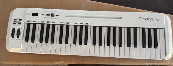 Samson Carbon 49 usb midi controller 1