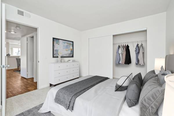 $2,439 / 2br - 860ft2 - Gas Range Oven, Convenient Guest Parking, Cable Ready (27303 N. Sara St., Los Angeles, CA)63876485612673123