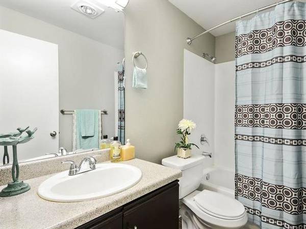 $1,879 / 2br - 923ft2 - Modern 2-Bedroom with Dog Park, Playground & On-Site Maintenance! (133 124th Street SE, Everett, WA 98208)63852578458755124