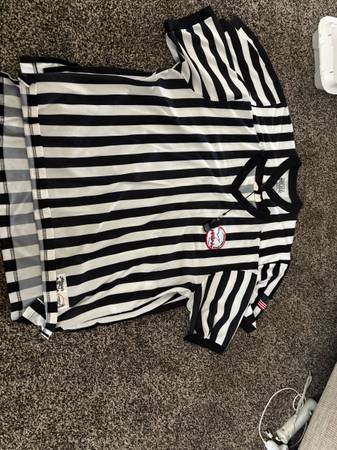 Basketball referee shirt plus whistle 1