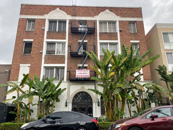 Charming Studio in Midtown classic brick building 1