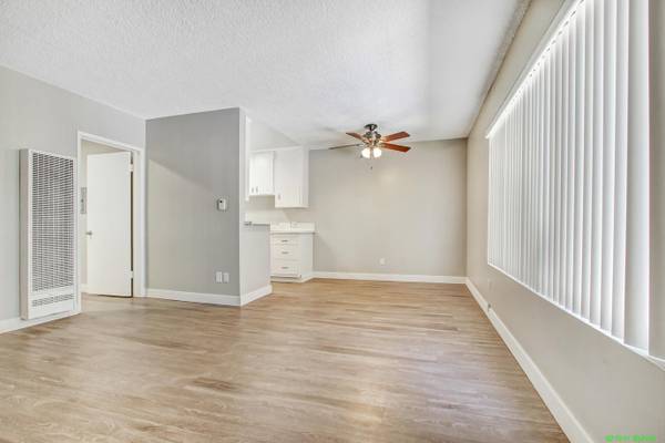 $2,695 / 2br - 1000ft2 - 2 Bed 1 Bath in West Los Angeles ^ Gas Range ^ Pet-Friendly ^ Must See (Near Culver City)63701130041089122