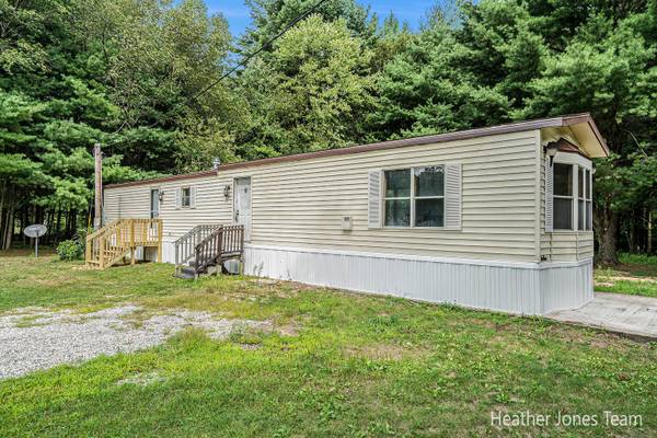 $124,500 2-bed home on 2.4 acres with LAND CONTRACT TERMS AVAILABLE! (Morley, MI)64308911377667120