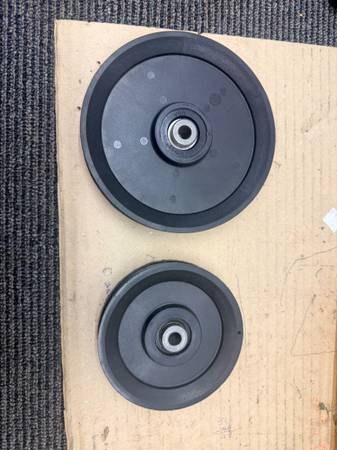 Plastic pulleys box 40 ea     6" or 4" 1