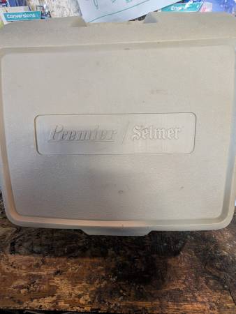 Snare drum carrying case. 1