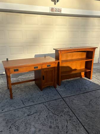 Student Desk 1