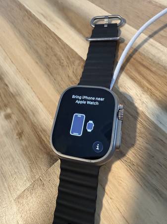Apple Watch Ultra 3 GPS + Cellular, 49mm Natural Titanium — Like New 1
