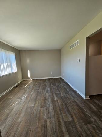 $1,095 / 2br - Hot Deal! Townhomes for Rent with $500 Off Move-in! (Taylor)64018941536002120